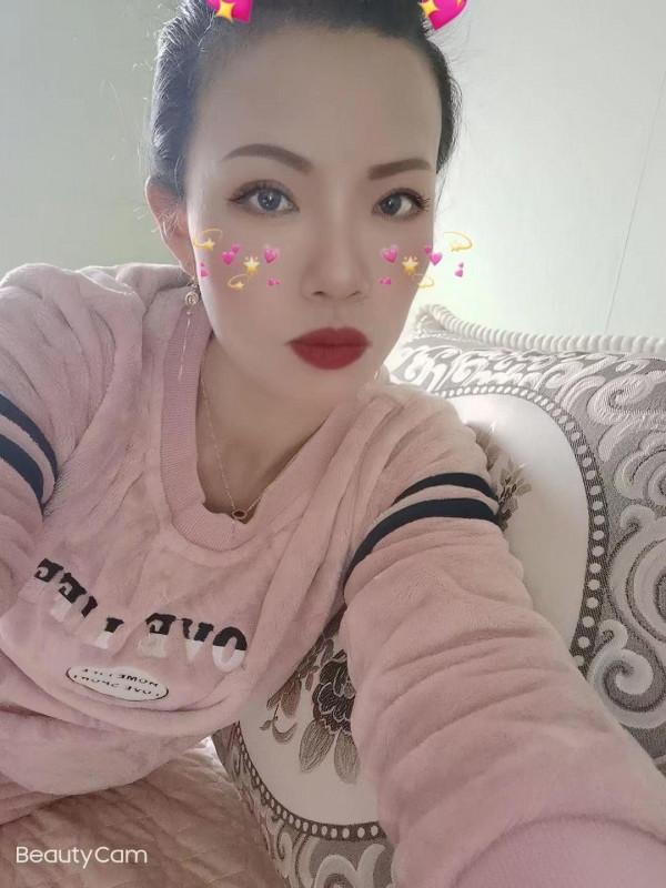 彩云北路新耀地铁站健身熟女