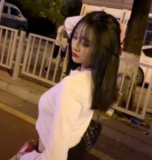 昆明爽爆小老弟的00后宝藏女孩